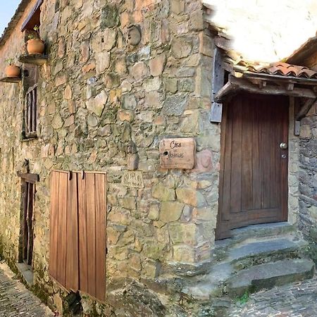 Casa Das Estatuas Gondramaz Exterior photo